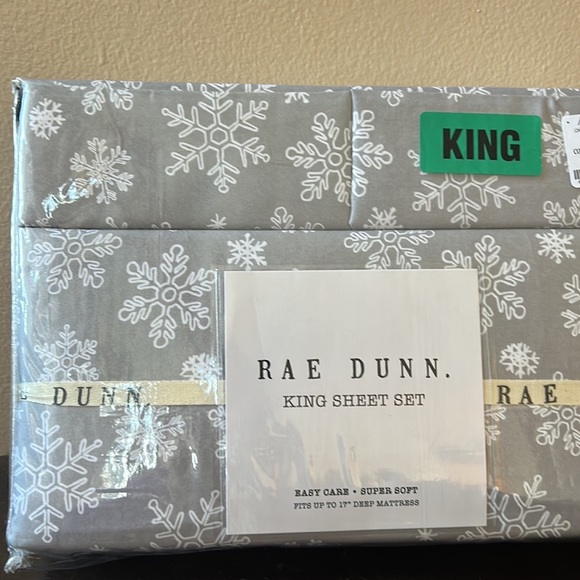 RAE DUNN Snowflakes Christmas Holiday Soft 4pc. KING Sheet Set